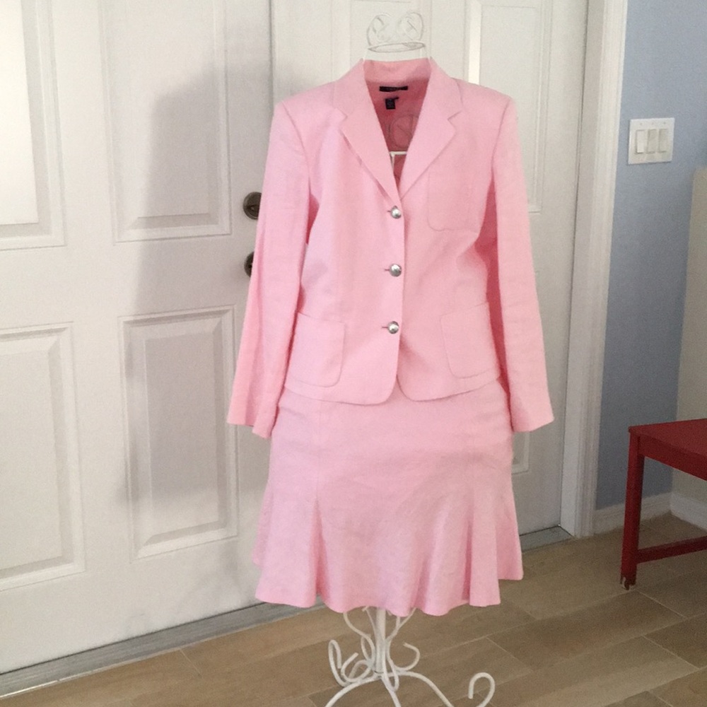 Perfect for Easter! Beautiful pink linen suit. - Picture 4 of 7